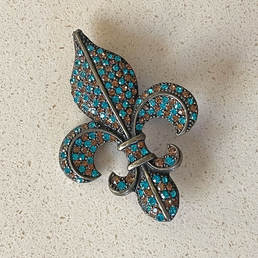 Vintage Rhinestone Fleur de Lis Brooch